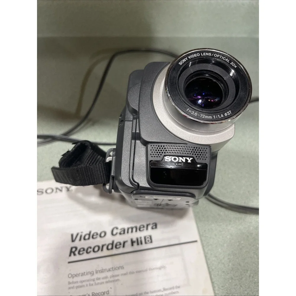 Sony Handycam Vision CCD-TRV108 Video Hi8 Camcorder 460x Digital Zoom 2002 Works